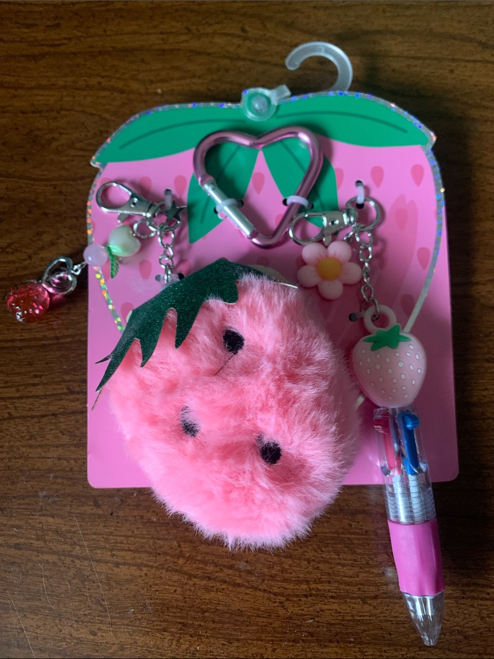 NWOT Inmocean 3pc Strawberry Charm Clip Set